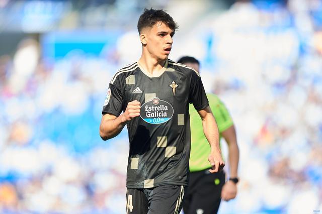 波媒：莱万与巴萨均未确定是否续约，将等到明年再做决定